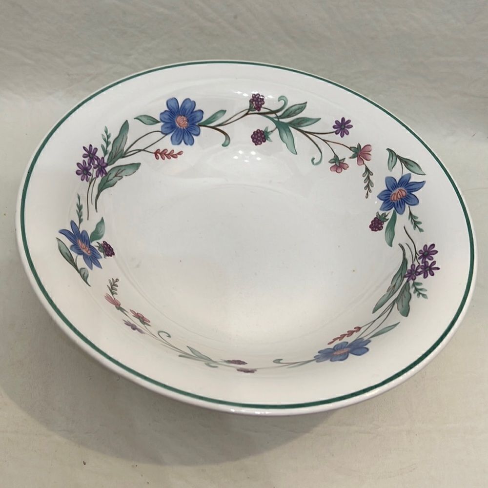 Oneida Ava Serving Bowl Floral Green Blue Pink Purple 9 1/4 Round X 2 1/2 Tall